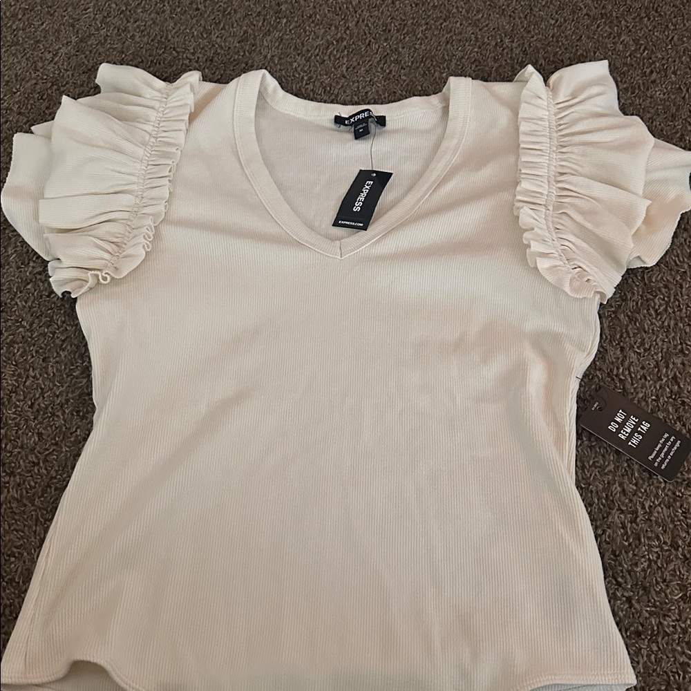 Ruffles - Picture 4 of 8